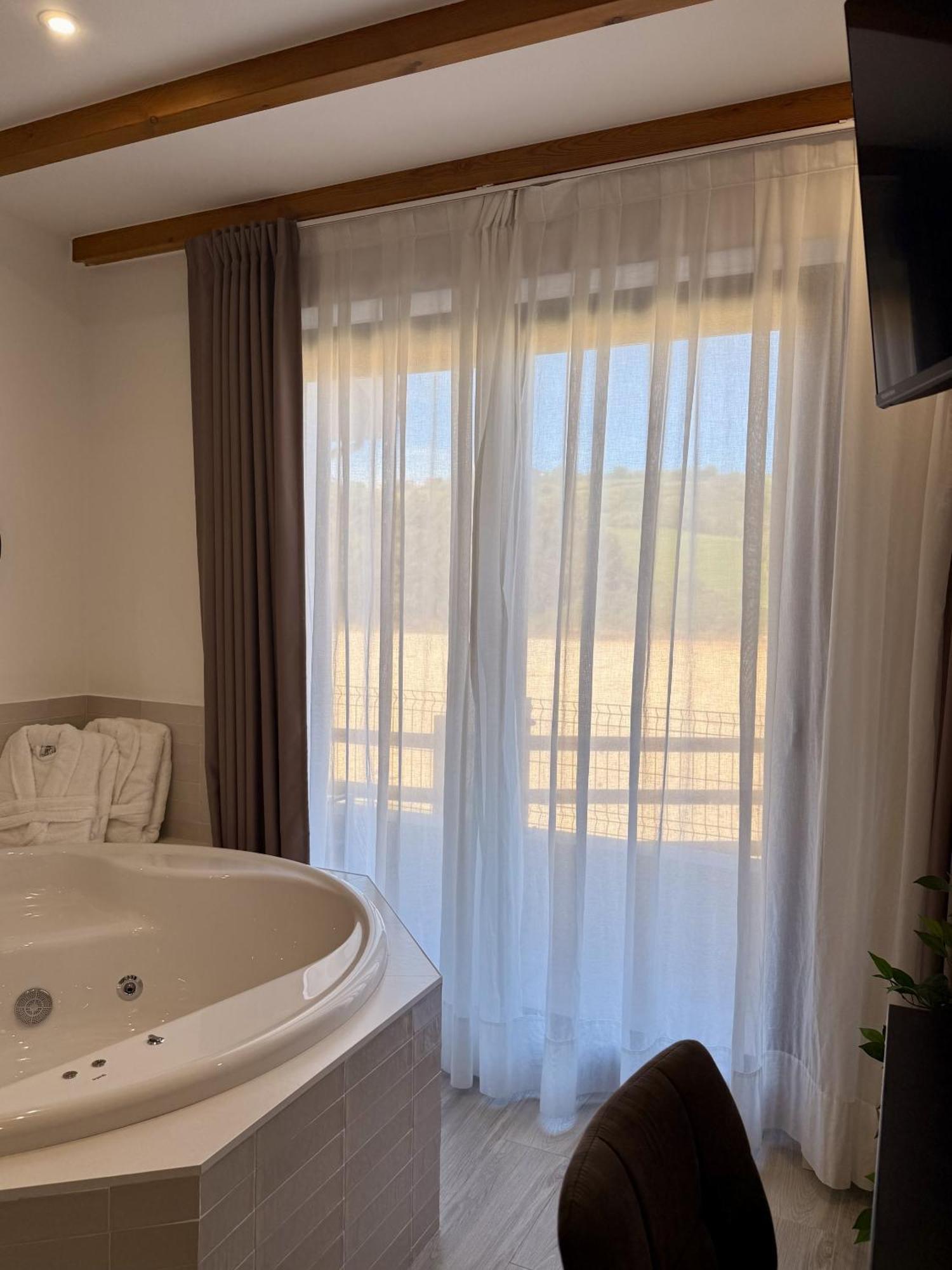 Hotel Sanmar โกเบรเซส ห้อง รูปภาพ